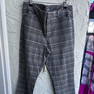 Pixie high-rise plaid pants from Old Navy. Brand new condition.